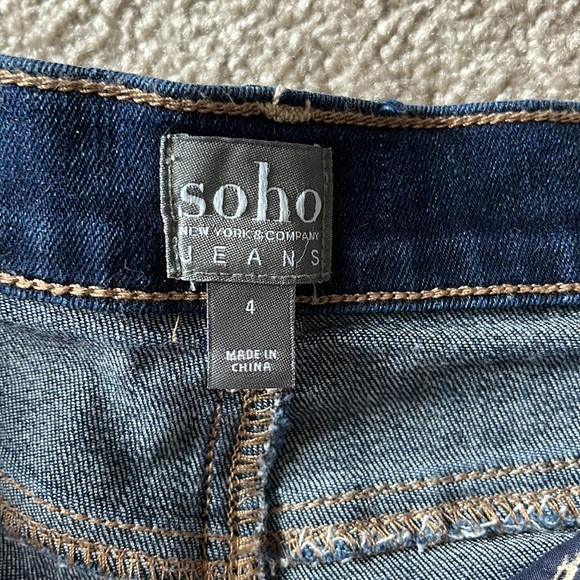 New York and Company Soho shorts - Picture 3 of 3